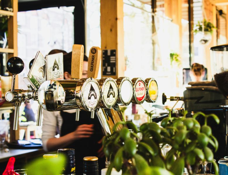 tireuse à bière dans un bar 